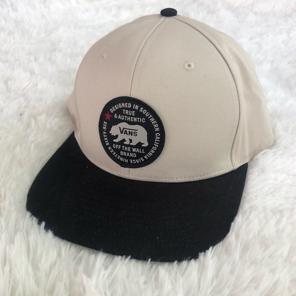 Vans Other - VANS • Off The Wall SnapBack Trucker Hat Cream/ Black Like New